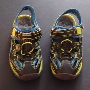 Wonder Nation water shoes